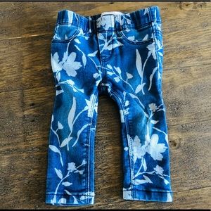 baby jeans w cool floral print